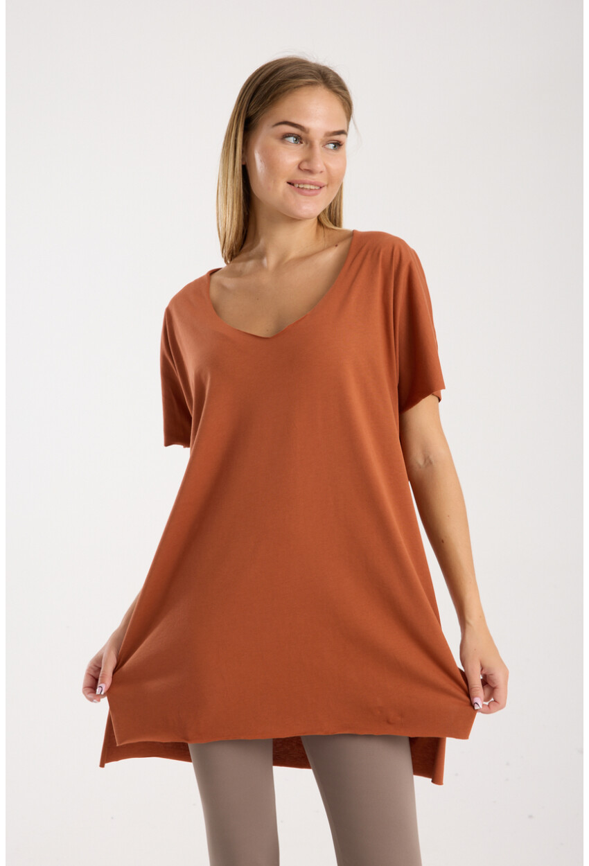 Kadın V Yaka Yırtmaçlı Oversize Basic Tişört