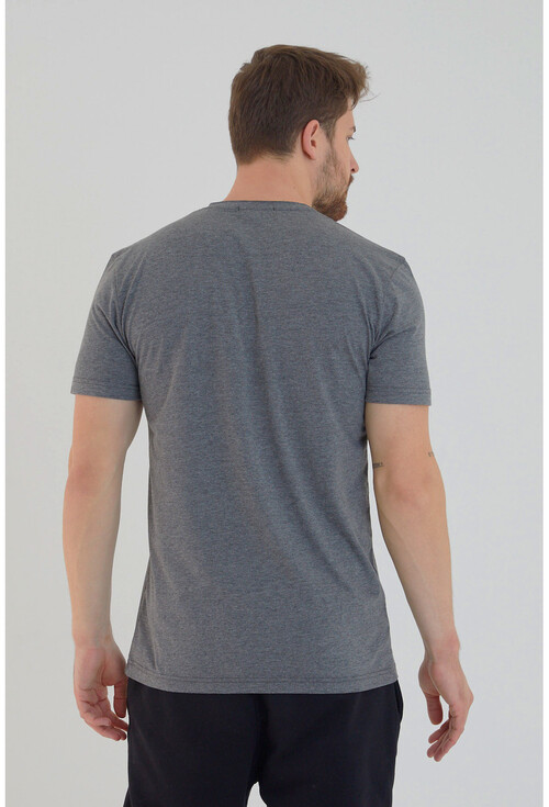 Basic Erkek V Yaka Slim Fit Kısa Kollu T-Shirt