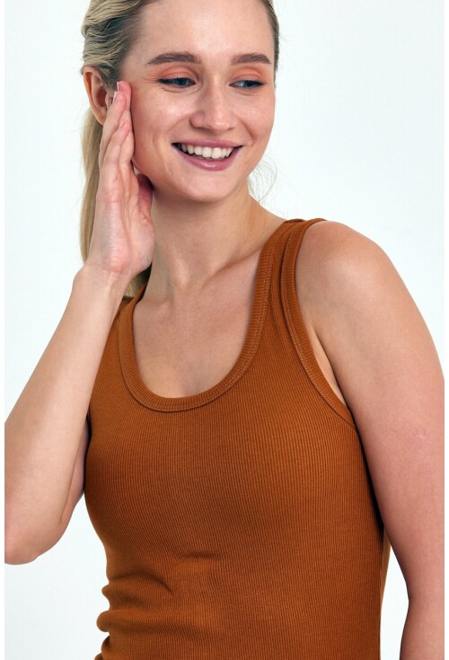 Tarçın Fitted/Vücuda Oturan Havuz Yaka Fitilli Esnek Örme Atlet